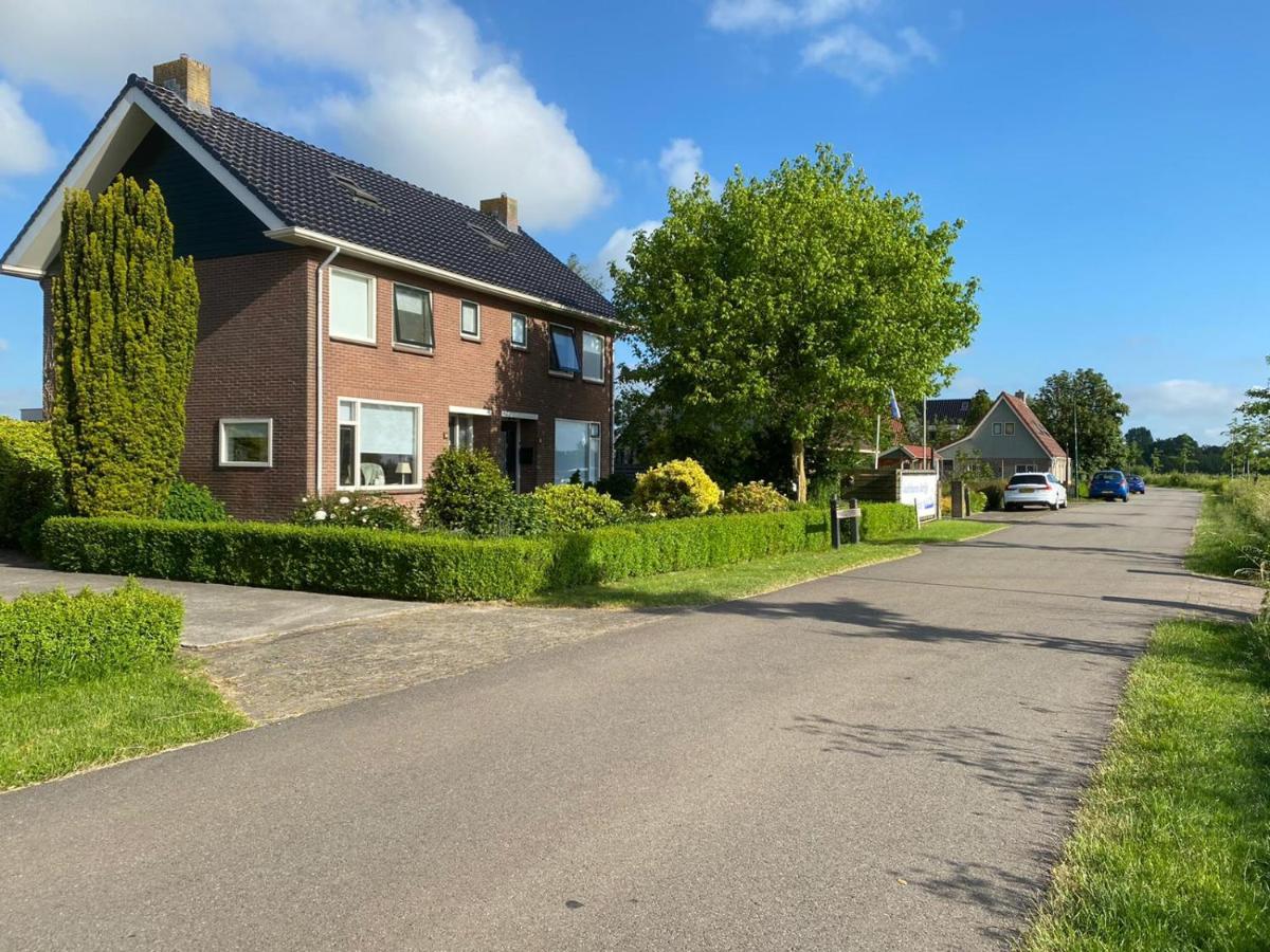 Huis Bij Het Water Met Sloepje Jutrijp Экстерьер фото