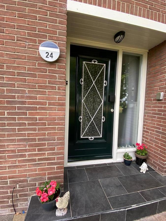 Huis Bij Het Water Met Sloepje Jutrijp Экстерьер фото