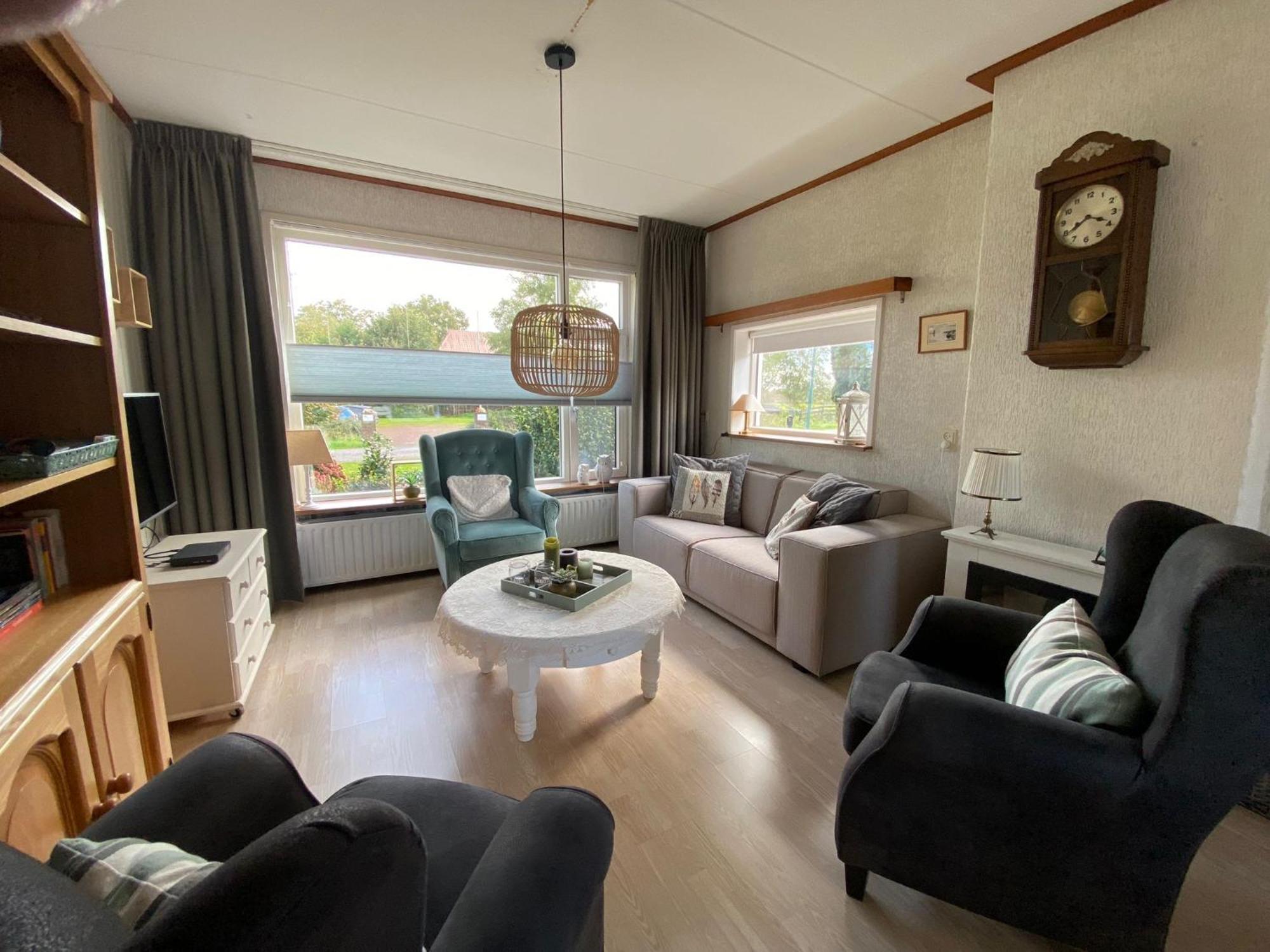 Huis Bij Het Water Met Sloepje Jutrijp Экстерьер фото